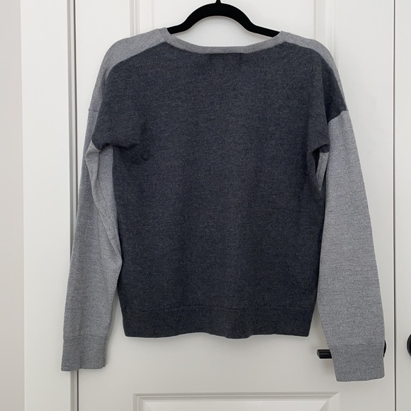 Banana Republic sweater with sparkle detail - Picture 4 of 5